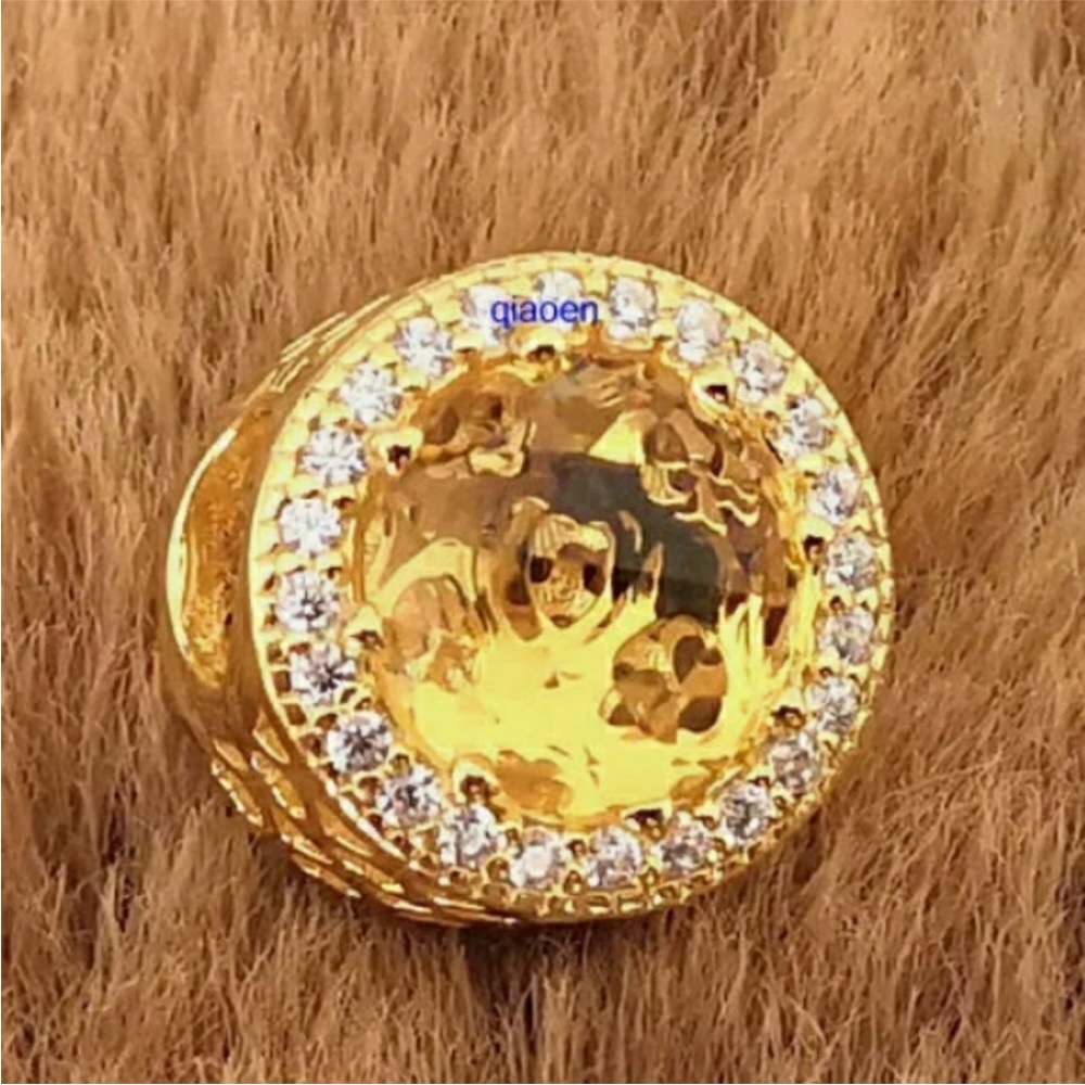 Pandora Shine Gold, radiant hearts charm. - Picture 6 of 8